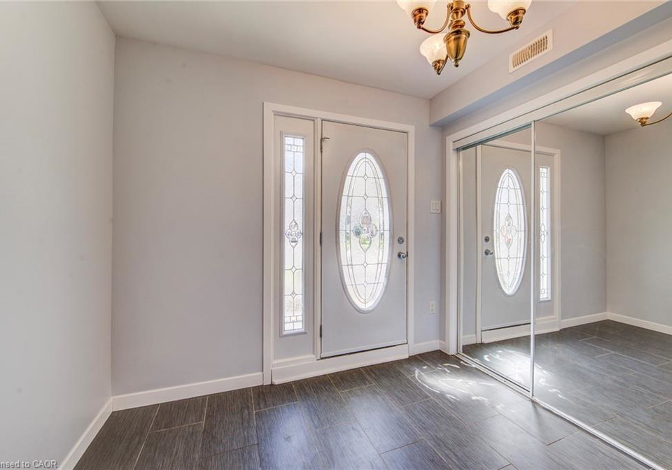 114-dalegrove-drive-kitchener-ontario-40824451