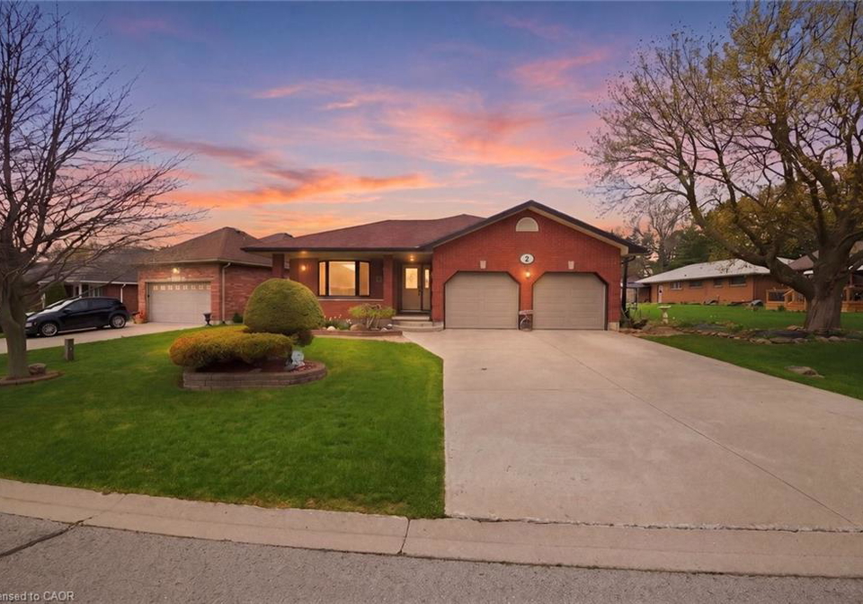 2-viola-court-delhi-ontario-40824459