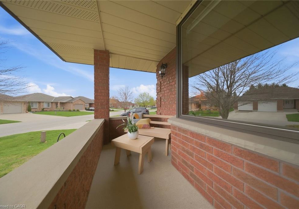 2-viola-court-delhi-ontario-40824459