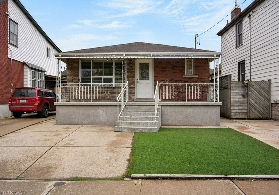 40-mayflower-avenue-hamilton-ontario-40824484