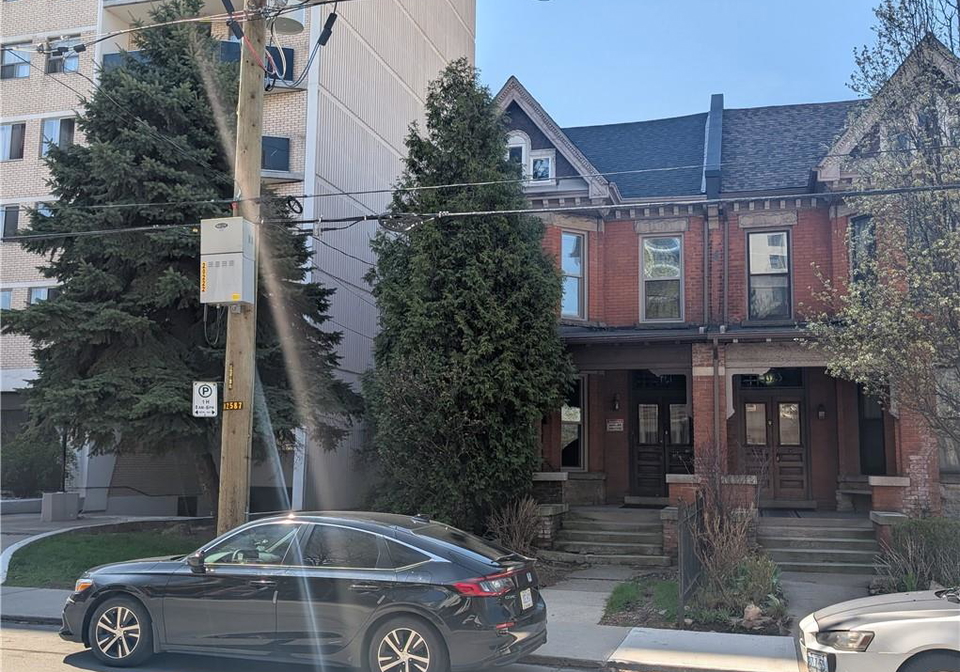 141-bold-street-hamilton-ontario-40824630