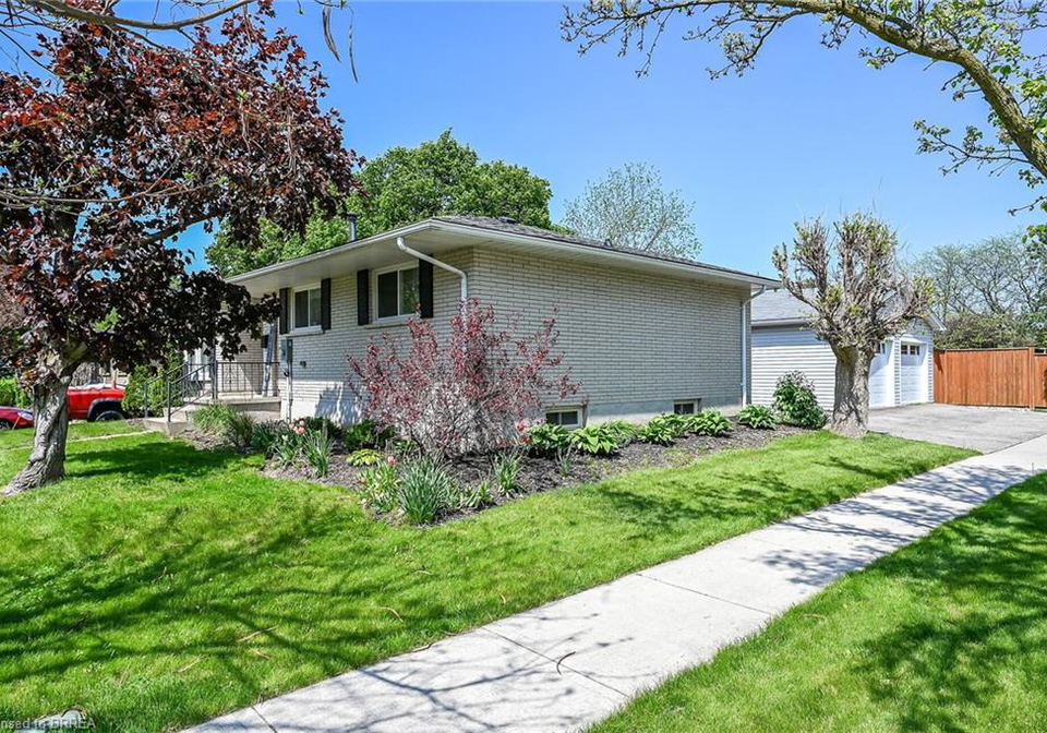 2-coachwood-road-brantford-ontario-40824686