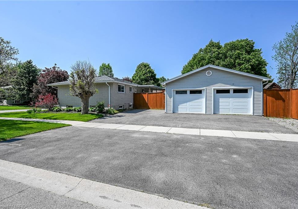 2-coachwood-road-brantford-ontario-40824686