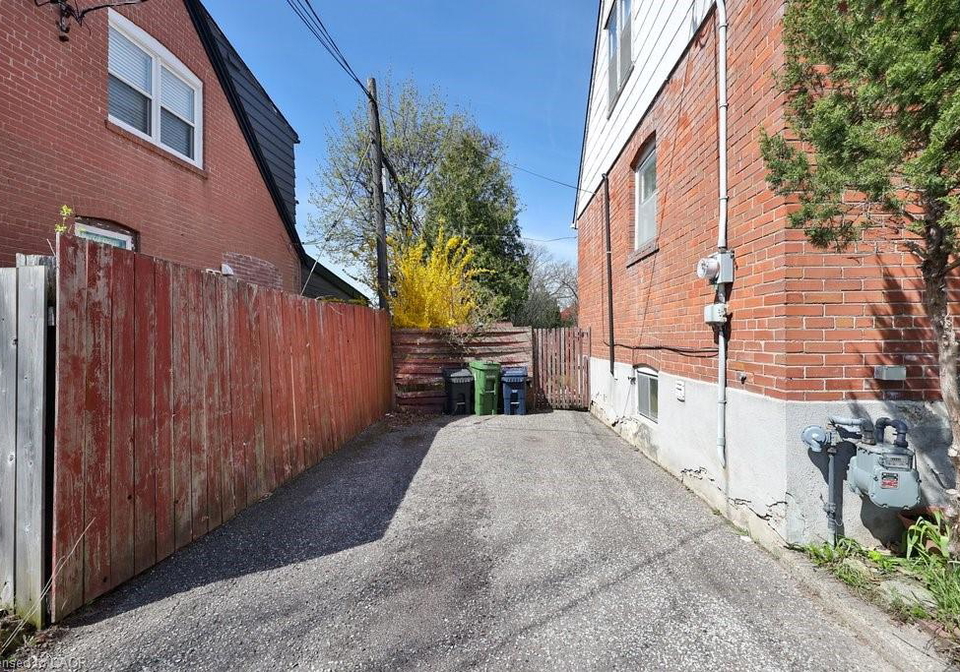 1930-keele-street-york-ontario-40824706