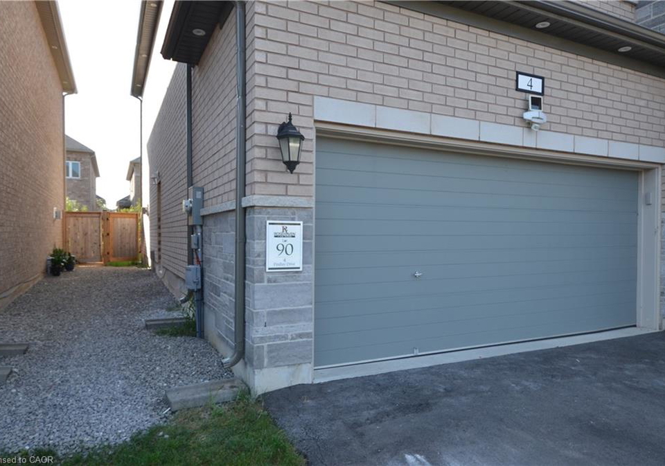 4-findlay-drive-ancaster-ontario-40824956