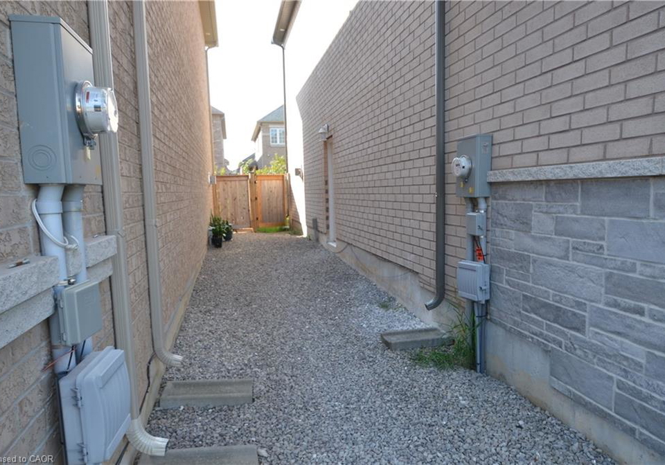 4-findlay-drive-ancaster-ontario-40824956