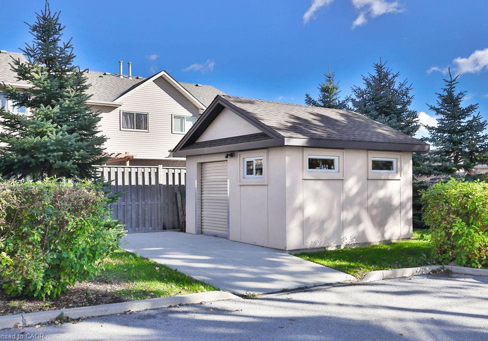 1489-upper-gage-avenue-hamilton-ontario-40824960