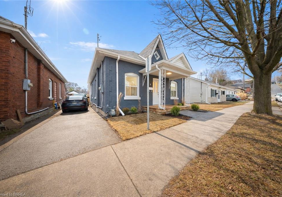 8-main-street-brantford-ontario-40824966
