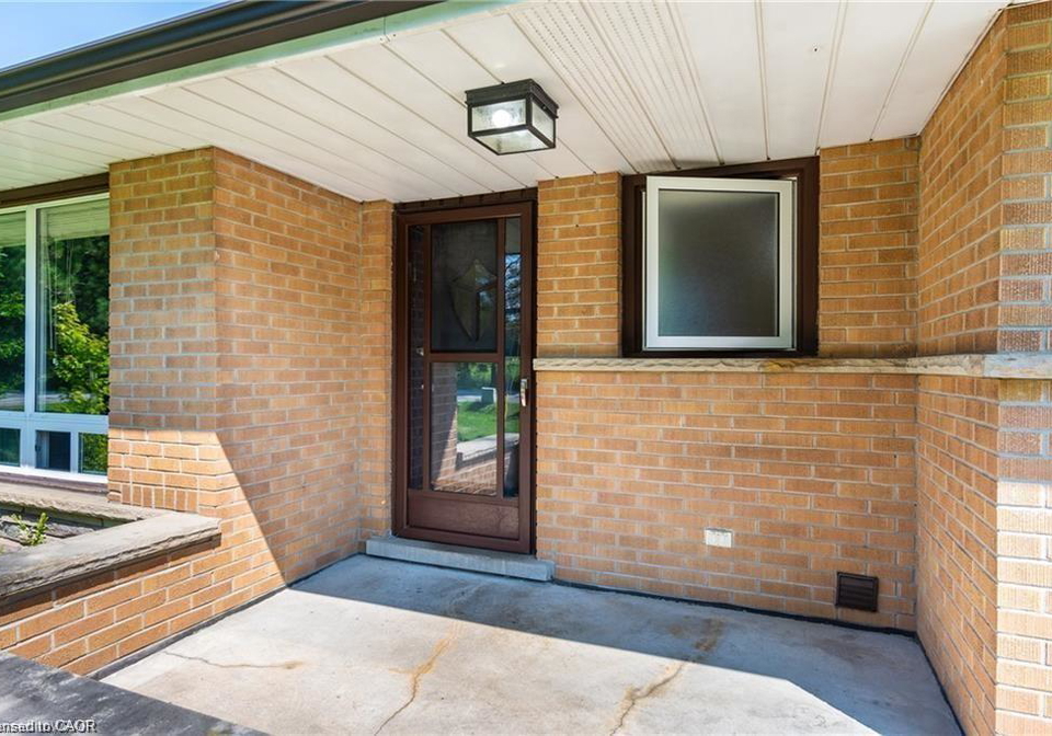 1398-doon-village-road-kitchener-ontario-40824985