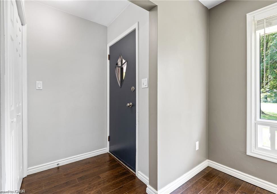 1398-doon-village-road-kitchener-ontario-40824985
