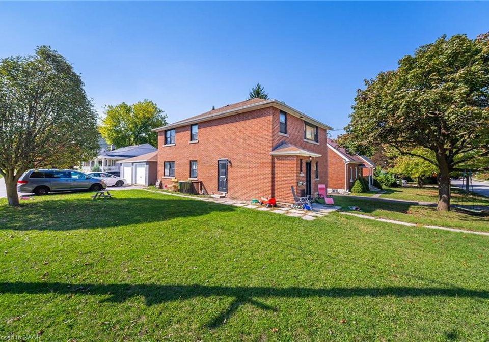 21-beverley-street-waterloo-ontario-40824992