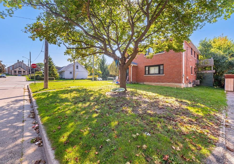 21-beverley-street-waterloo-ontario-40824992