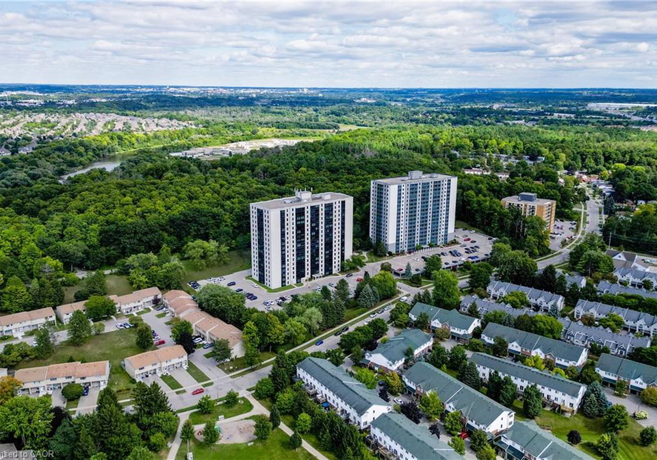 35-green-valley-drive-kitchener-ontario-40825025