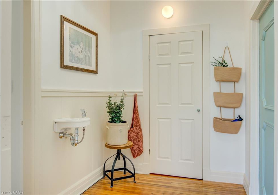 27-chapel-street-woodstock-ontario-40825139