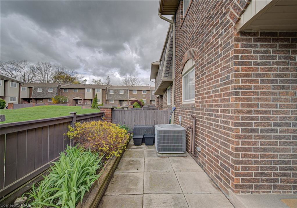 1302-guelph-line-burlington-ontario-40825145