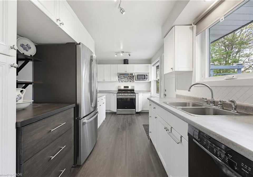147-churchill-drive-cambridge-ontario-40825176