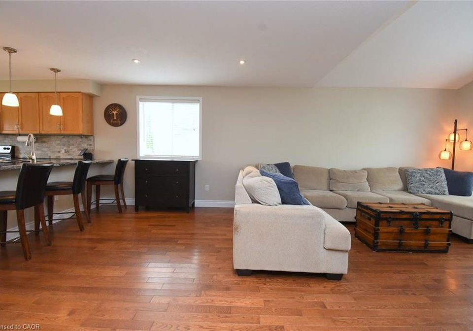 21-glengary-crescent-caledonia-ontario-40825181