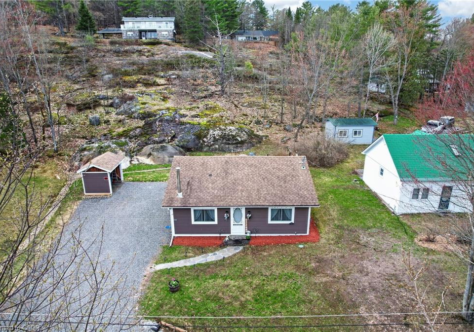 17-mcclure-lane-port-sydney-ontario-40825214