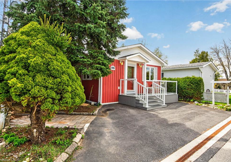 4-elm-street-puslinch-ontario-40825338