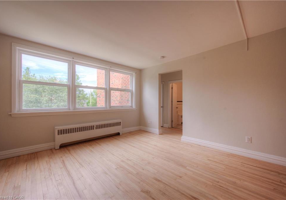 141-chapel-street-kitchener-ontario-40825393