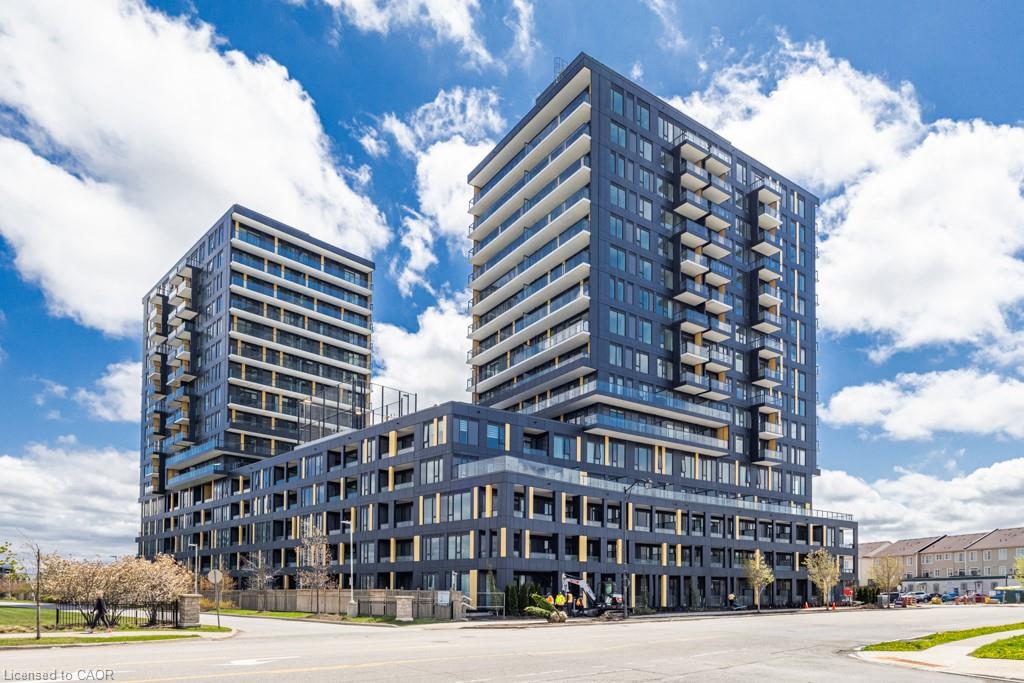 4878-powers-common-burlington-ontario-40825437