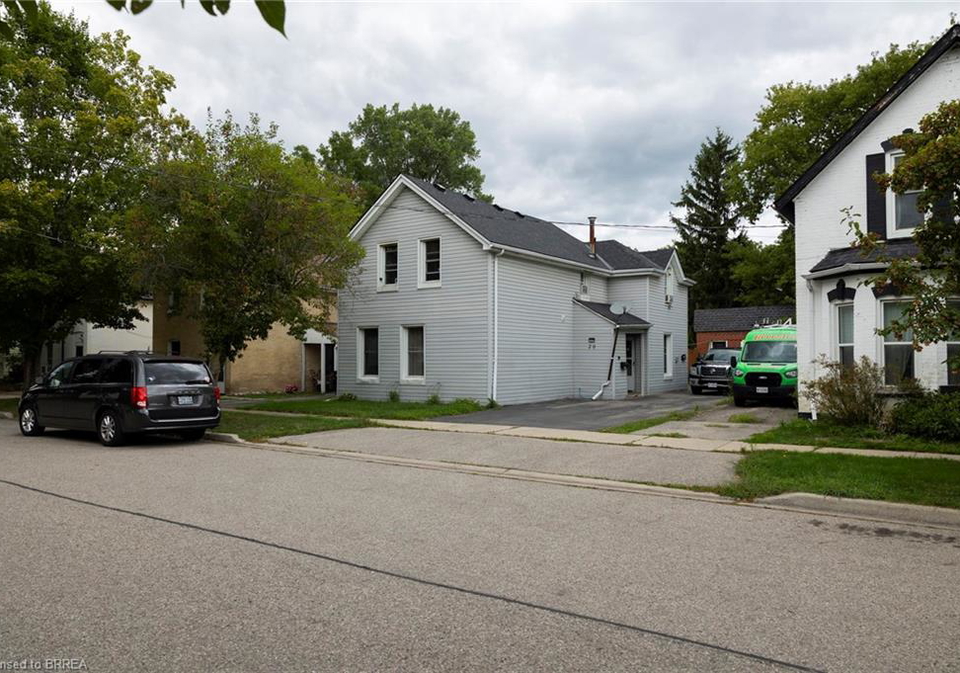 20-superior-street-brantford-ontario-40825438