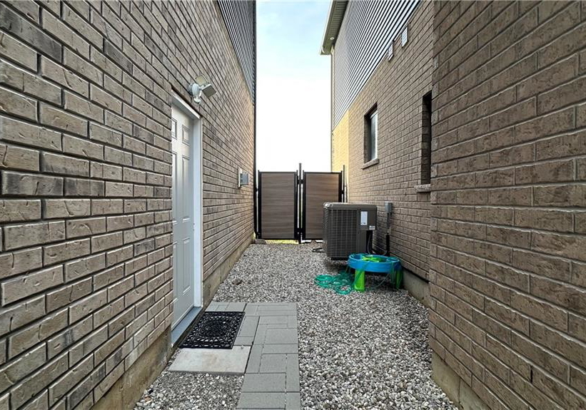 4-flagg-avenue-paris-ontario-40825505