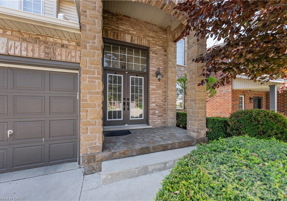 211-mcnichol-drive-cambridge-ontario-40825573