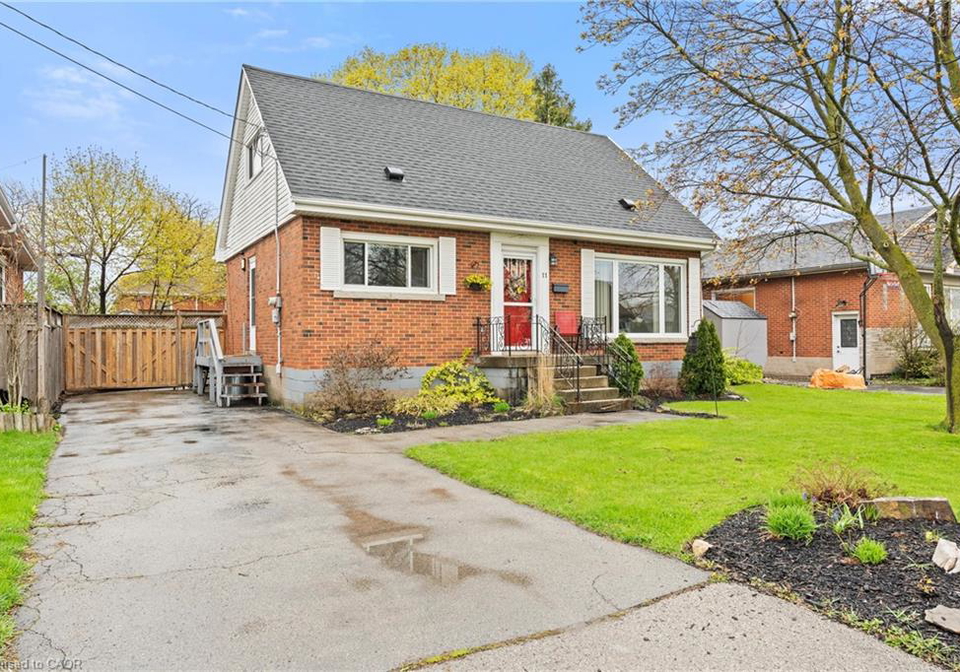 11-ferrara-street-hamilton-ontario-40825613
