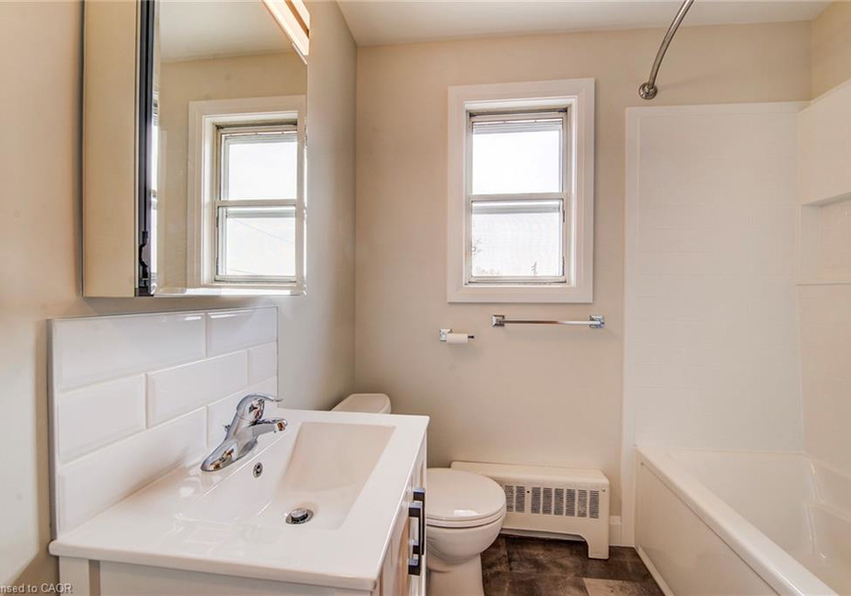5-heiman-street-kitchener-ontario-40825671