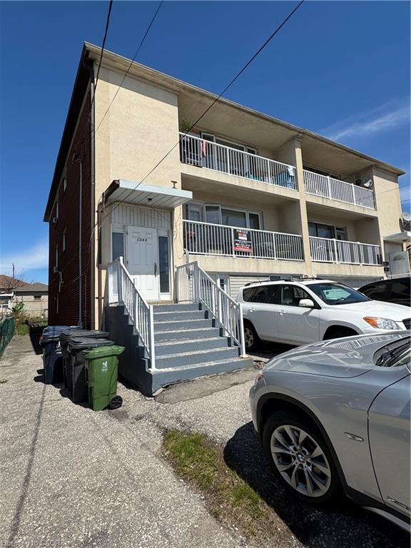 1364-wilson-avenue-toronto-ontario-40825672
