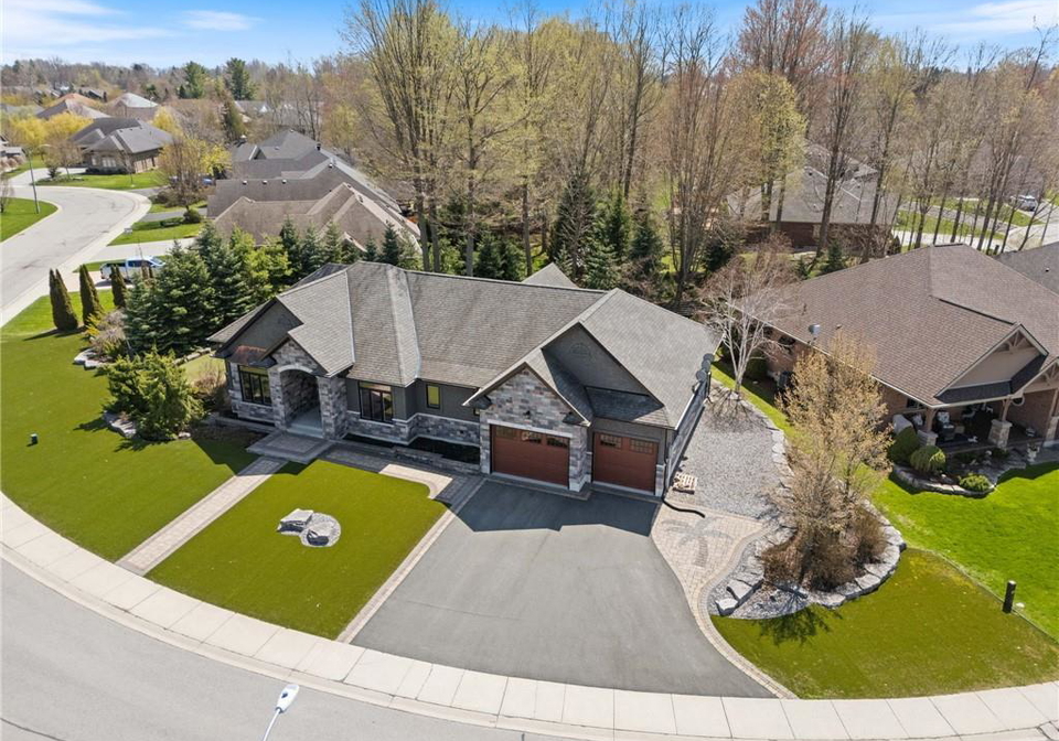 114-donjon-boulevard-port-dover-ontario-40825679