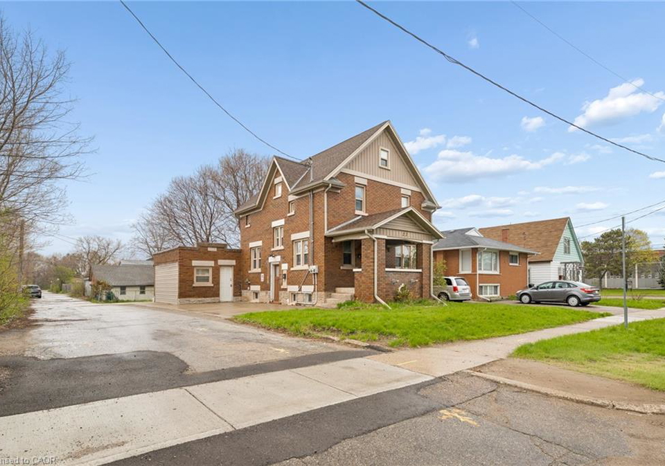 22-dellroy-avenue-kitchener-ontario-40825698