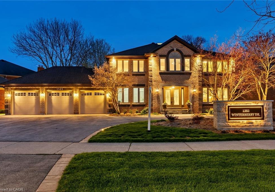 1383-winterberry-drive-burlington-ontario-40825733