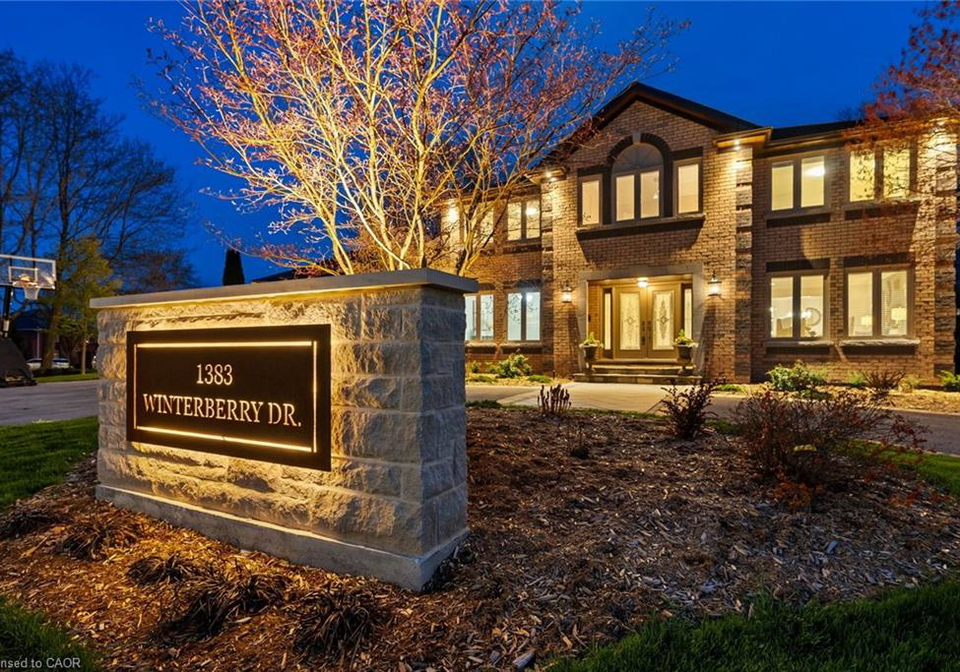 1383-winterberry-drive-burlington-ontario-40825733