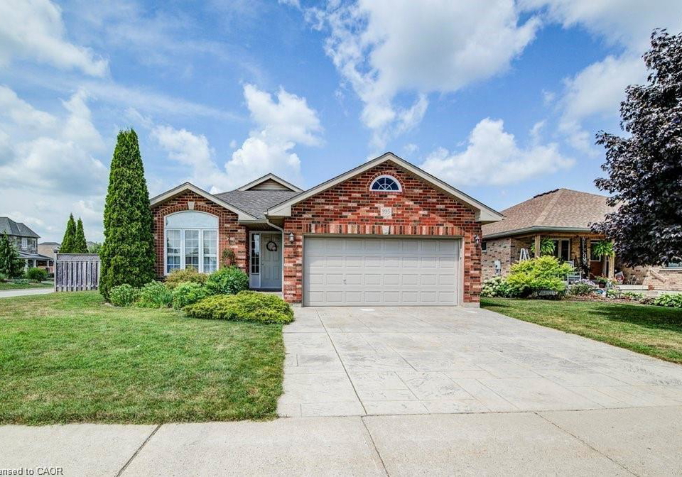 995-boyd-avenue-listowel-ontario-40825746