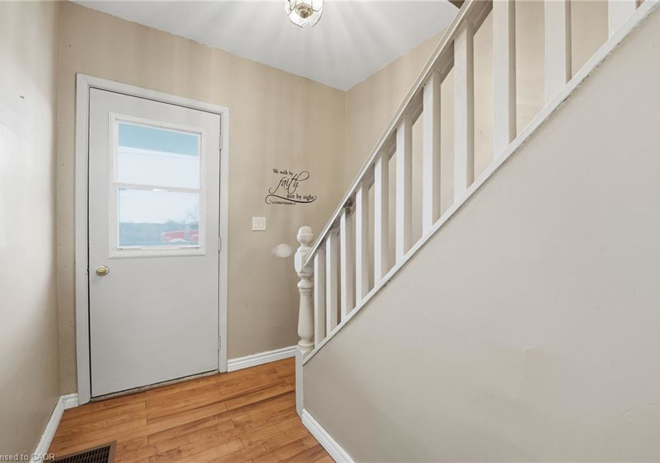 84-green-mountain-road-e-stoney-creek-ontario-40825757