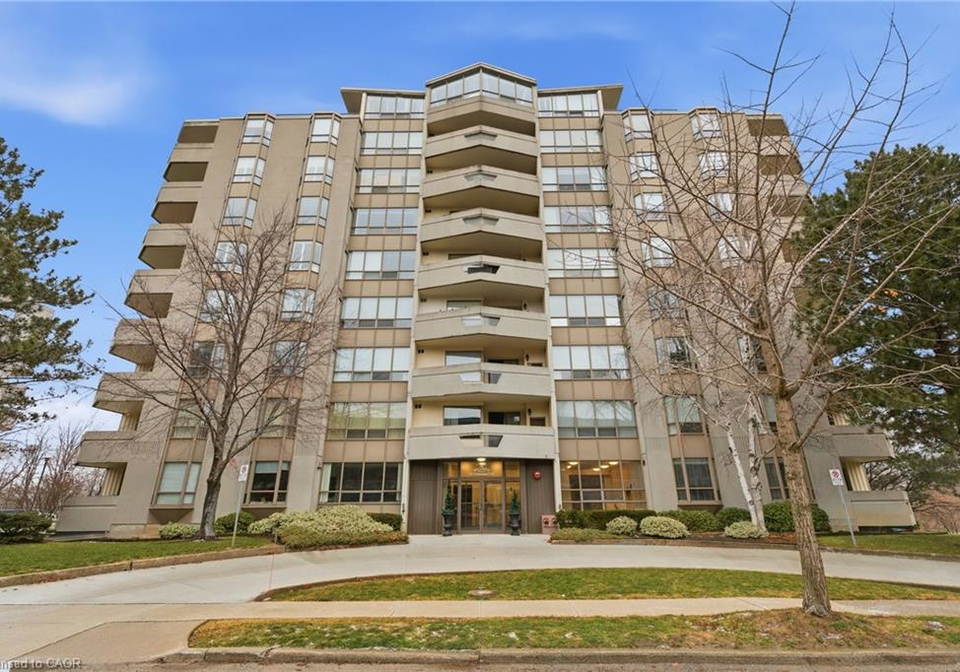 8-village-green-boulevard-stoney-creek-ontario-40825841