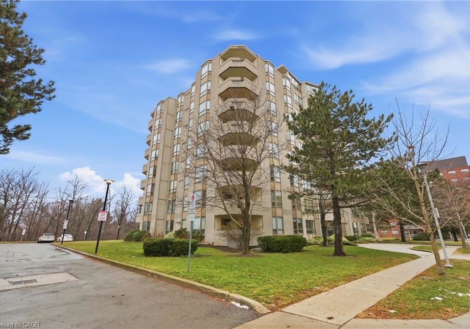 8-village-green-boulevard-stoney-creek-ontario-40825841