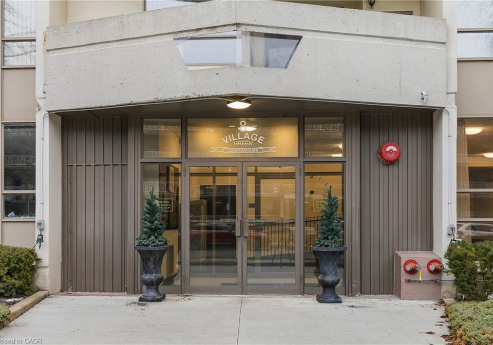 8-village-green-boulevard-stoney-creek-ontario-40825841
