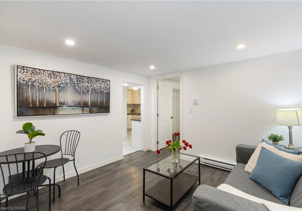 7-purdy-crescent-hamilton-ontario-40825852