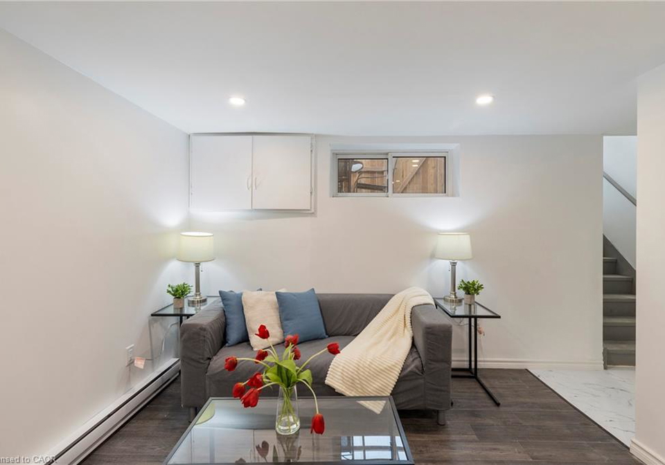 7-purdy-crescent-hamilton-ontario-40825852