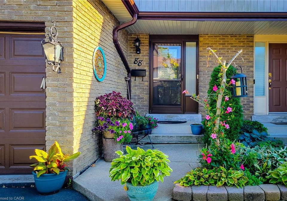 1115-paramount-drive-stoney-creek-ontario-40825860
