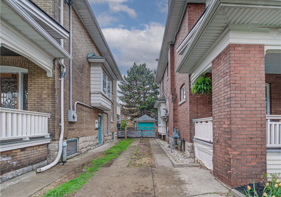 114-prospect-street-s-hamilton-ontario-40825861