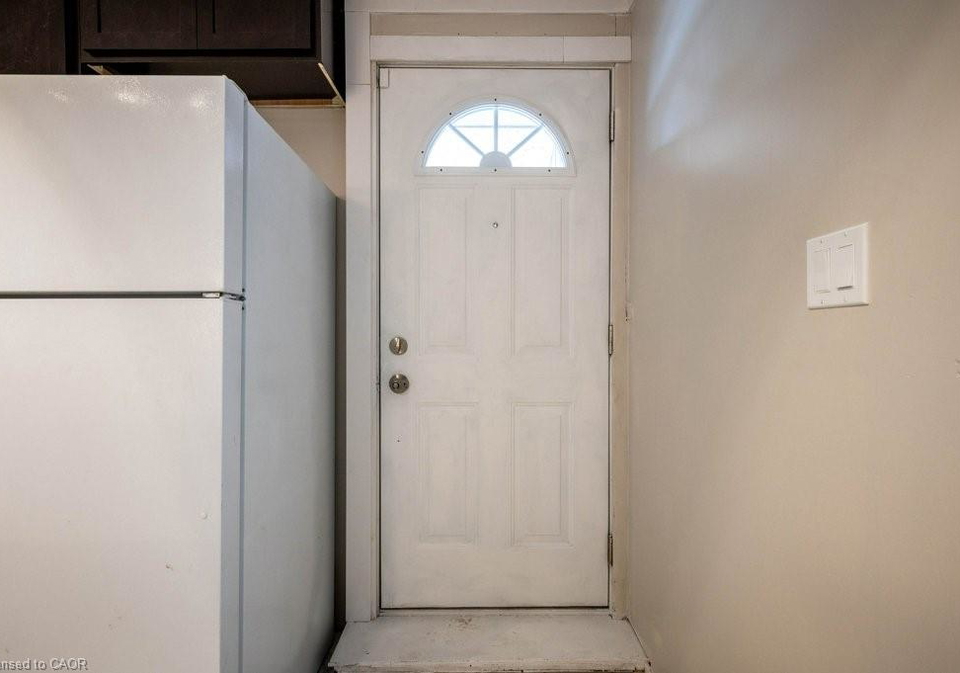 34-burn-place-kitchener-ontario-40825865