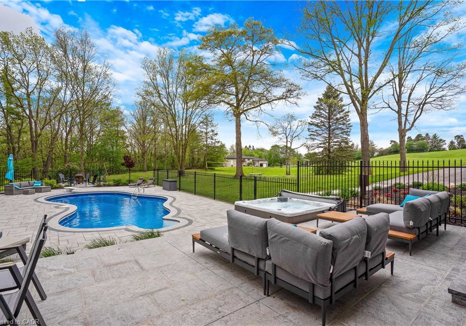 1279-maple-manor-road-cambridge-ontario-40825946