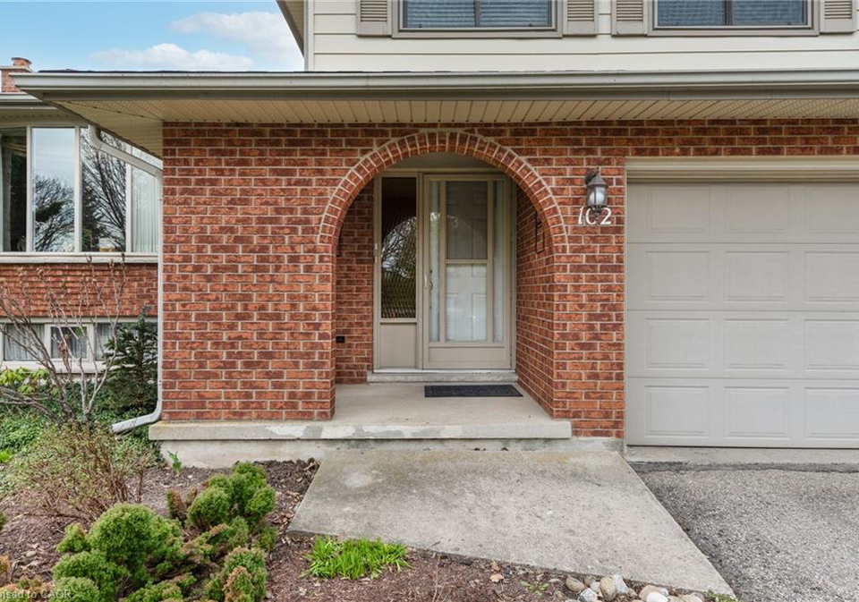 102-ripley-crescent-kitchener-ontario-40825952