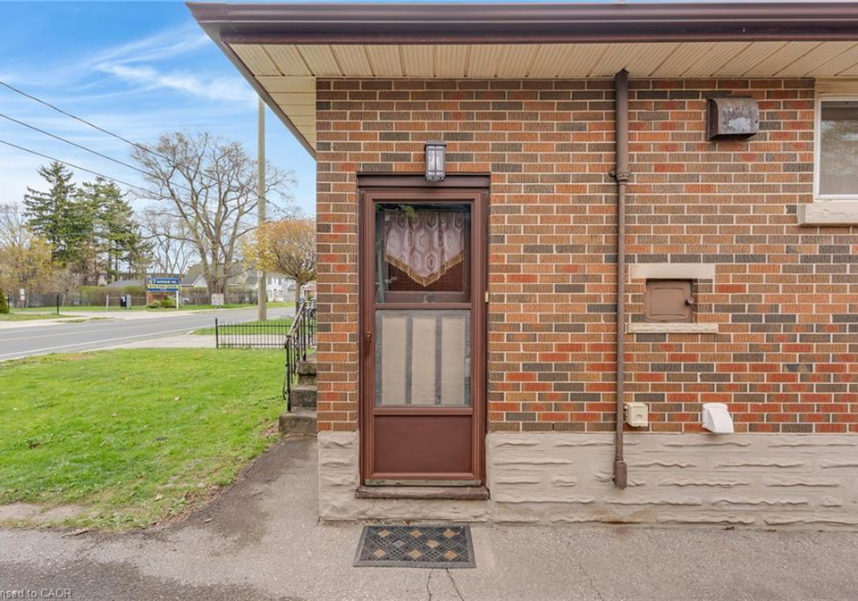 58-avenue-road-cambridge-ontario-40825959