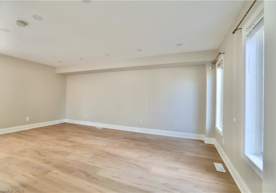 625-eastbridge-boulevard-waterloo-ontario-40826043