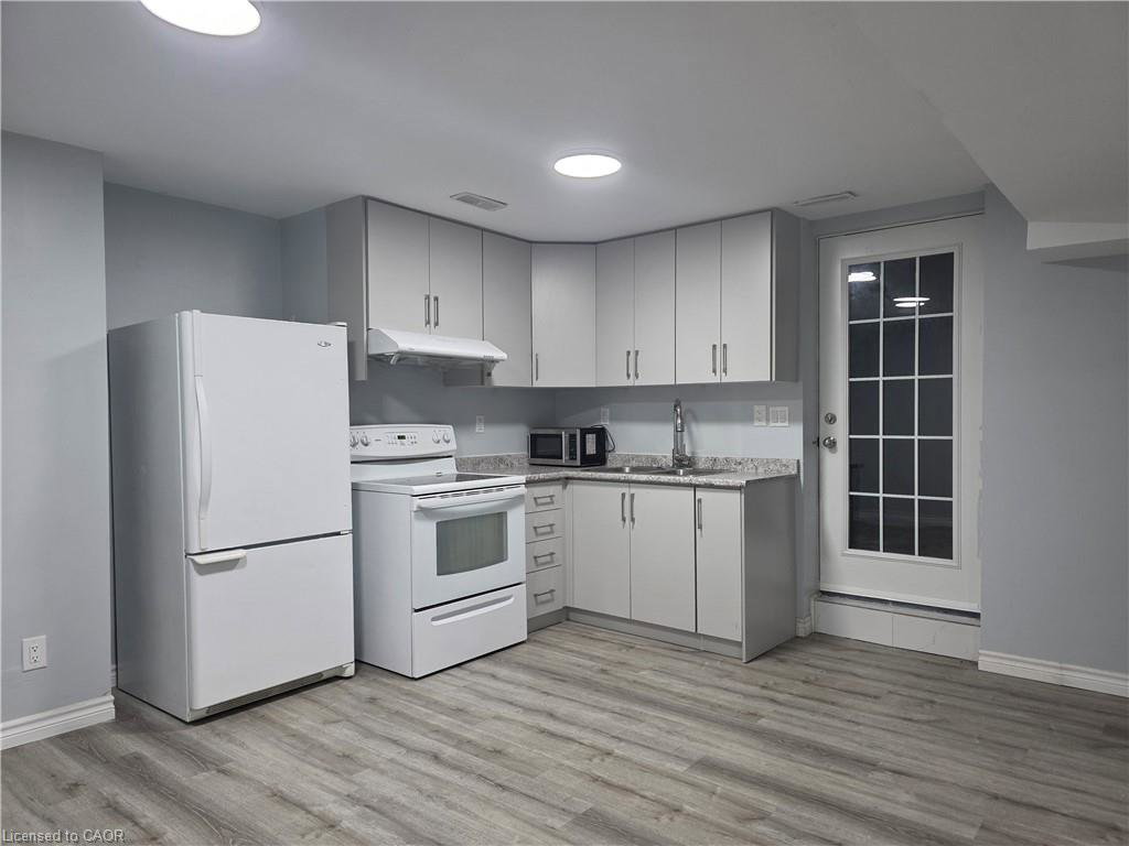 100-chase-crescent-cambridge-ontario-40826047
